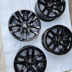 Chevy Silverado Rims 18” OEM Factory Wheels Rines New Gloss Black Powder Coated (Exchange Available)(Cambio Disponible) Silverado Tahoe Sierra Yukon 