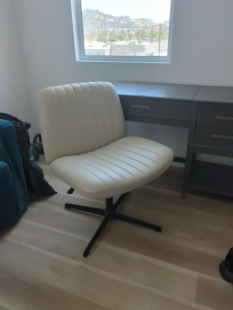 Off White Faux Leather Office Chair (Wide Seat)