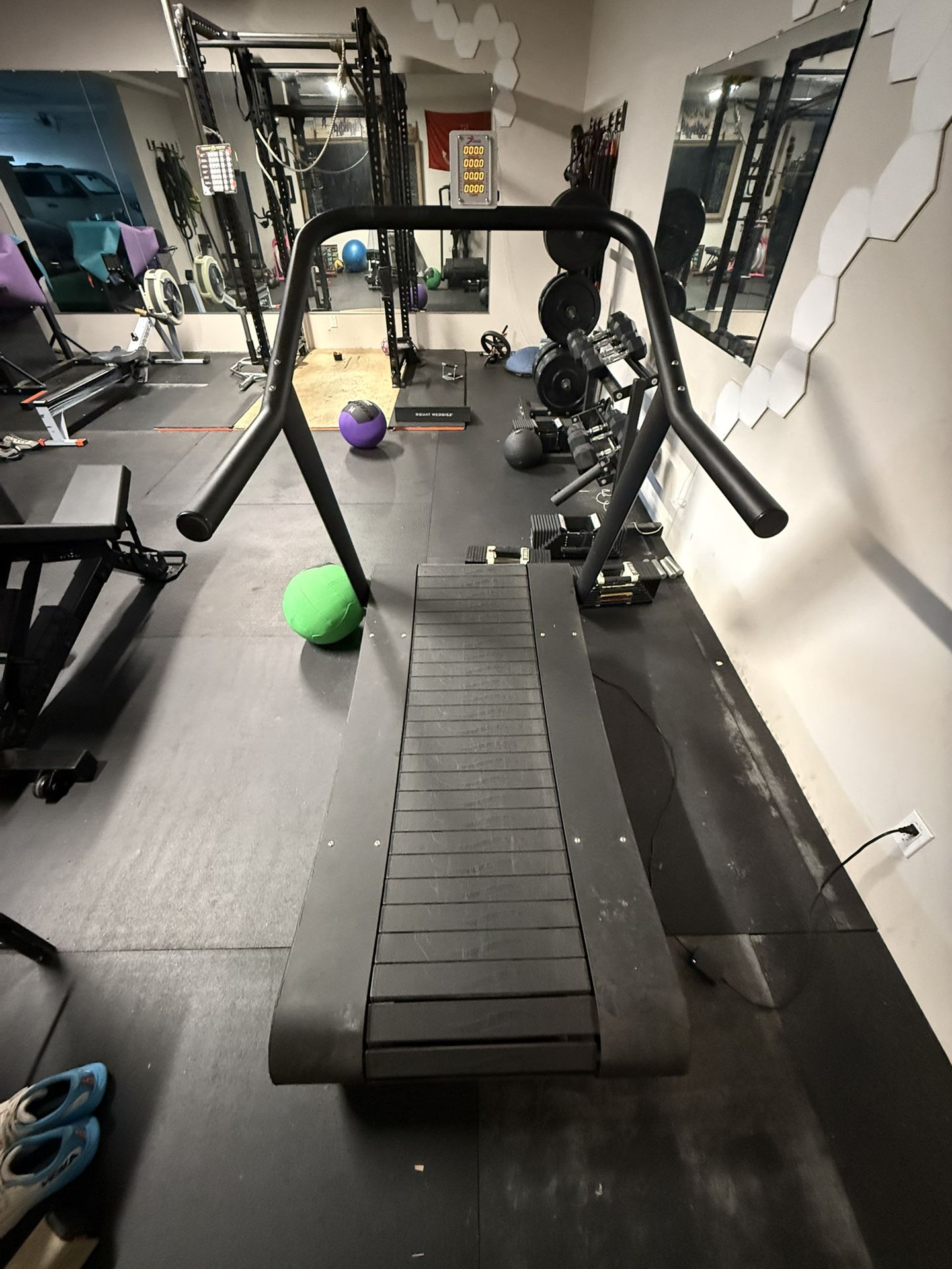 TrueForm Curved Self Powered Treadmill 