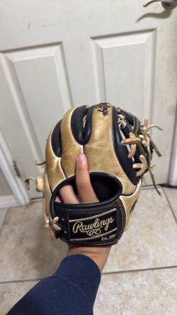 Rawlings Heart of the Hide Baseball Glove