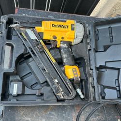 15 Gauge  Dewalt Finish Gun