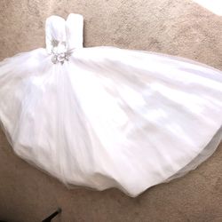 gorgeous white silver cinderella dress or formal or quinceanera or wedding fancy beautiful size 8 made by Oleg Cassini designer to Jacqueline Kennedy