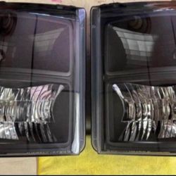 11-16 Ford F250-F550 Super Duty Headlights 
