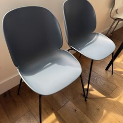 Gubi navy blue Dining Chair 