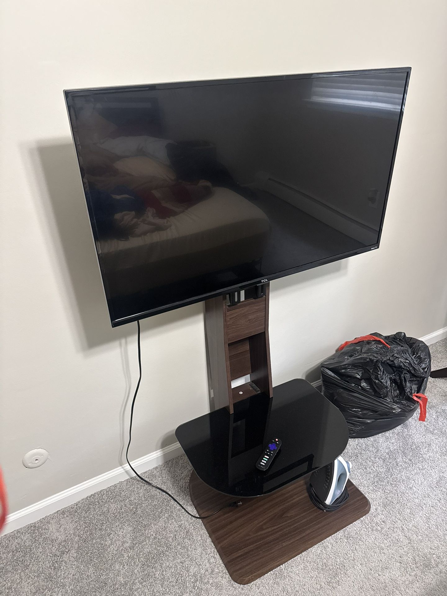 Modern Wood & Glass TV Stand – Great Condition! ***TV not included***