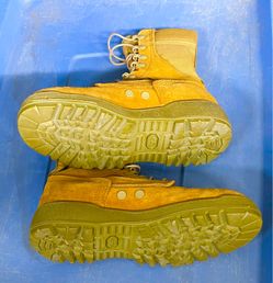MCer Combat Boots Size 6