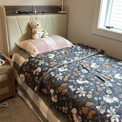 Twin bed With mattress 