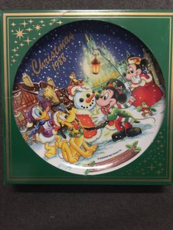 Collectible Tokyo Disneyland Christmas Plates