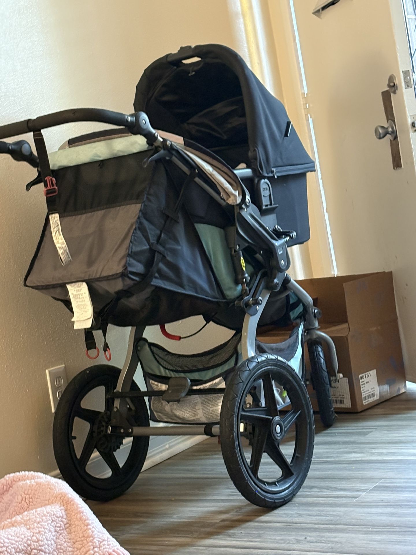 Bassisnt Stroller / Trade Side By Side Stroller