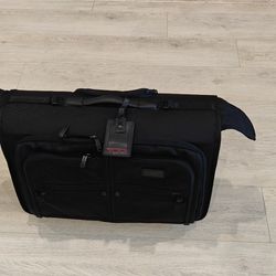 TUMI Alpha 2 Wheeled Extended Trip Garment Bag - Black  ONLY USED ONE TIME