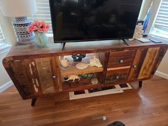 Media console