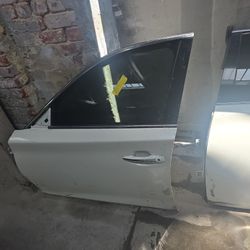 2018 Infinity Q50  Front Door Panel Assymbly