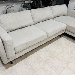 Beige Modern Sectional 2 Pieces Great Condition.