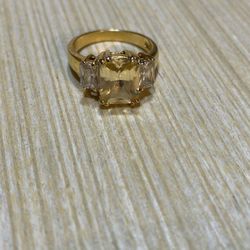 Gold Tone Fashion Ring Size 7