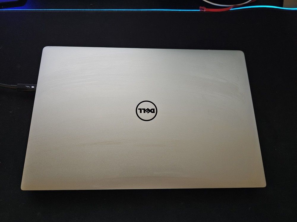 Dell XPS 9560