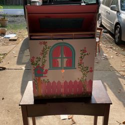 Doll House With Doll And Accessories 