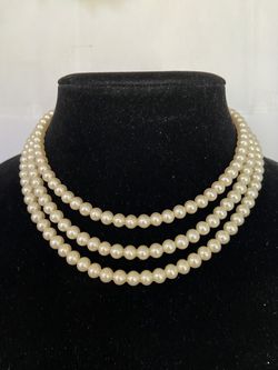 Gorgeous Vintage Triple Strand Pearls With Crystals Clasp