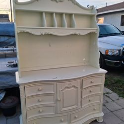 Victorian Dresser 8 Drawers 1 Door with Hutch and Light