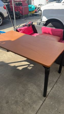 5 Foot Table