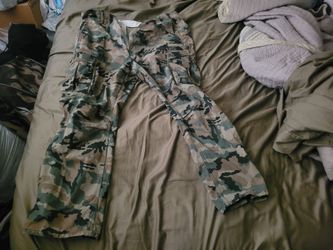 Used Excellent Condition Men's Levi's Camouflage Denim Jeans Cargo Pants Size 42X34