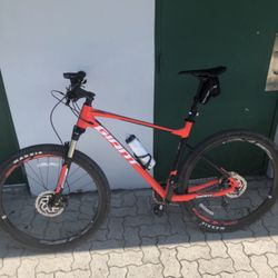 Giant Mountain Bike For Sale 29”