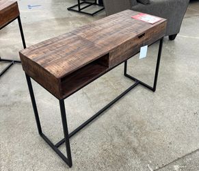 Lakewood Flip Table