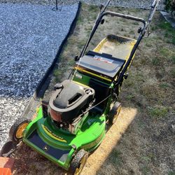 John Deere Lawnmower