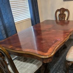 Dining table. 4 chairs included