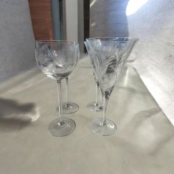 Etched Crystal Champagne Flutes / Wine Glasses with Floral Designs (4 pcs)