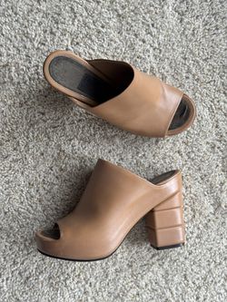 Ferragamo Leather Stacked-Heel Mules — Tan US 8.5
