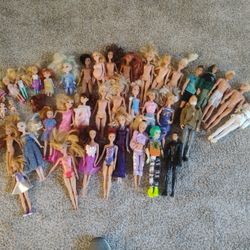 Whole Living Room Full Of Barbie Stuff Includes 43 Dolls And 8 Lol Dolls Plus Tons More 