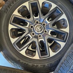 2022 Toyota Tundra OEM  Alloy Wheels + Tires – $10000