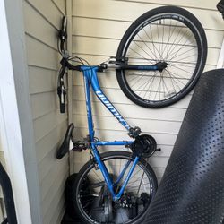 Schwinn Men's GTX 3 Hybrid Bike