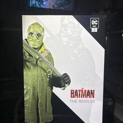 1:6 scale resin statue of The Riddler from the 2022 movie The Batman, produced by DC Direct and McFarlane Toys