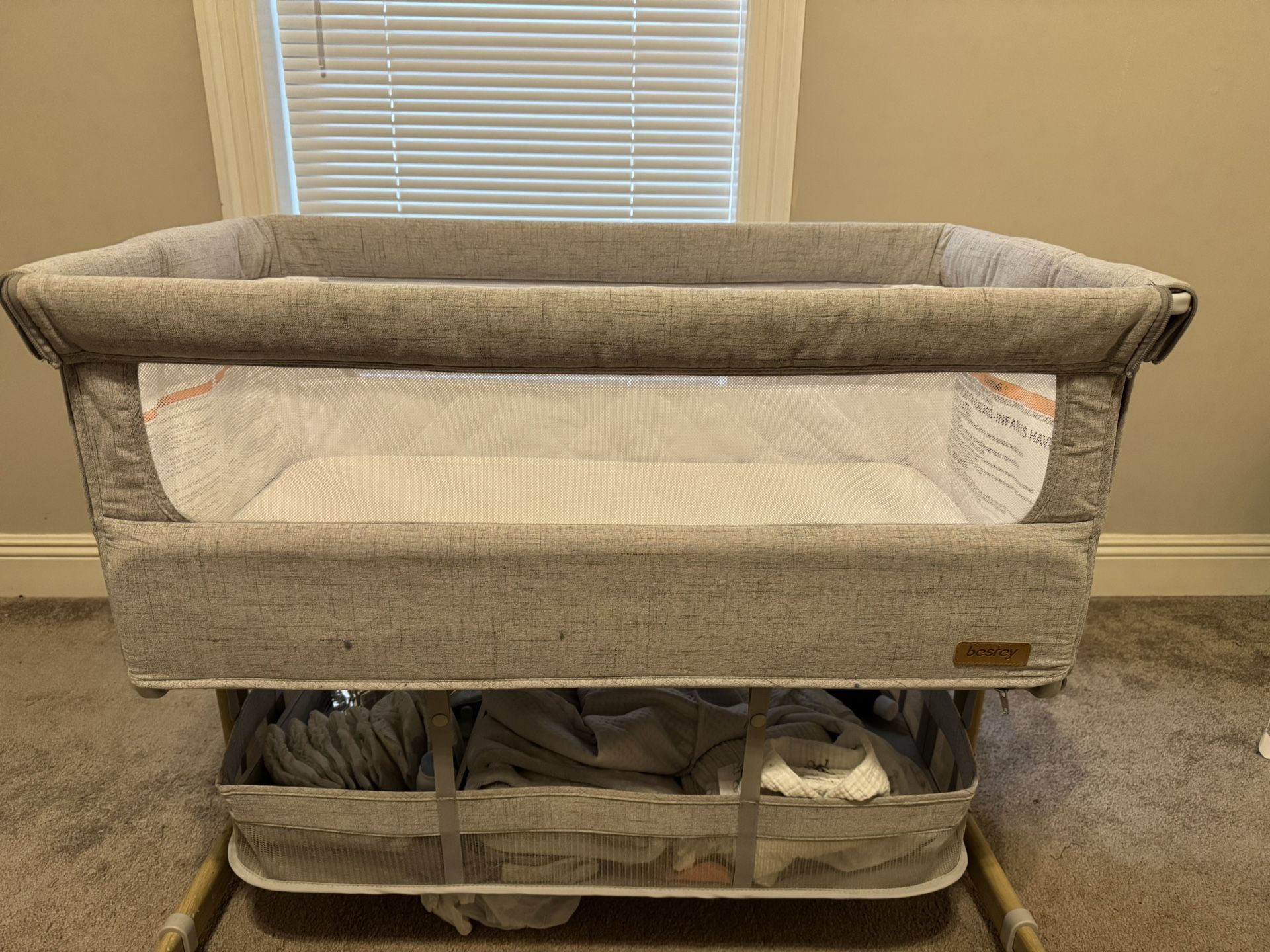 🍼 Besray Bedside Baby Bassinet – $80 (Spanish Fort, AL)