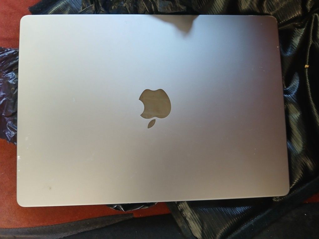 MacBook Pro 14 (2021)