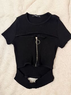 Women’s Black Ribbed Zip-Front Crop Top