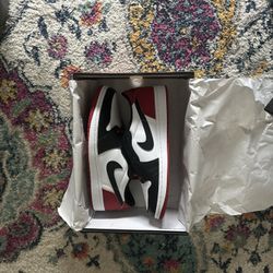 Jordan 1 Low OG Black Toe Size 10.5m