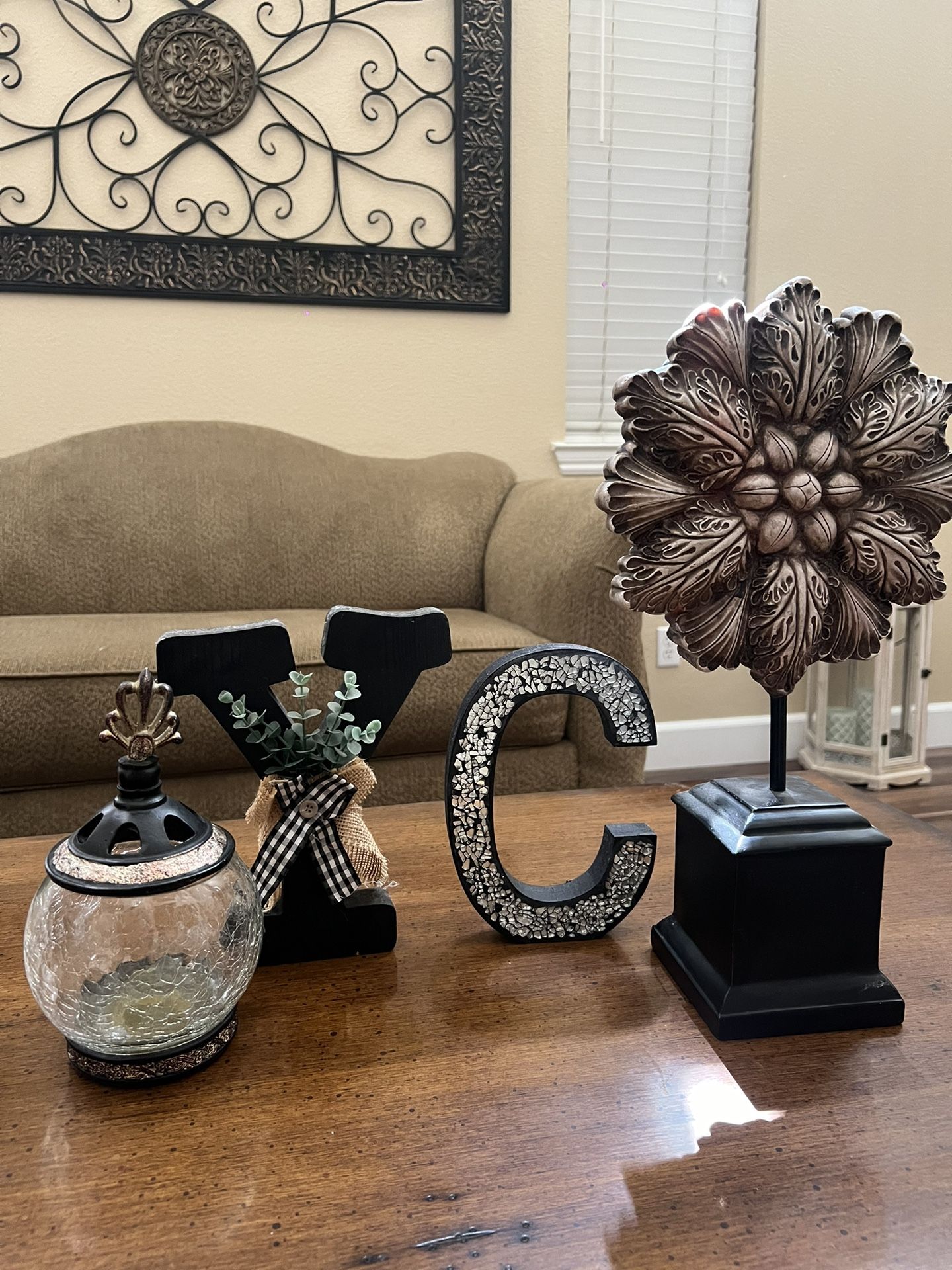 Hone Decor 