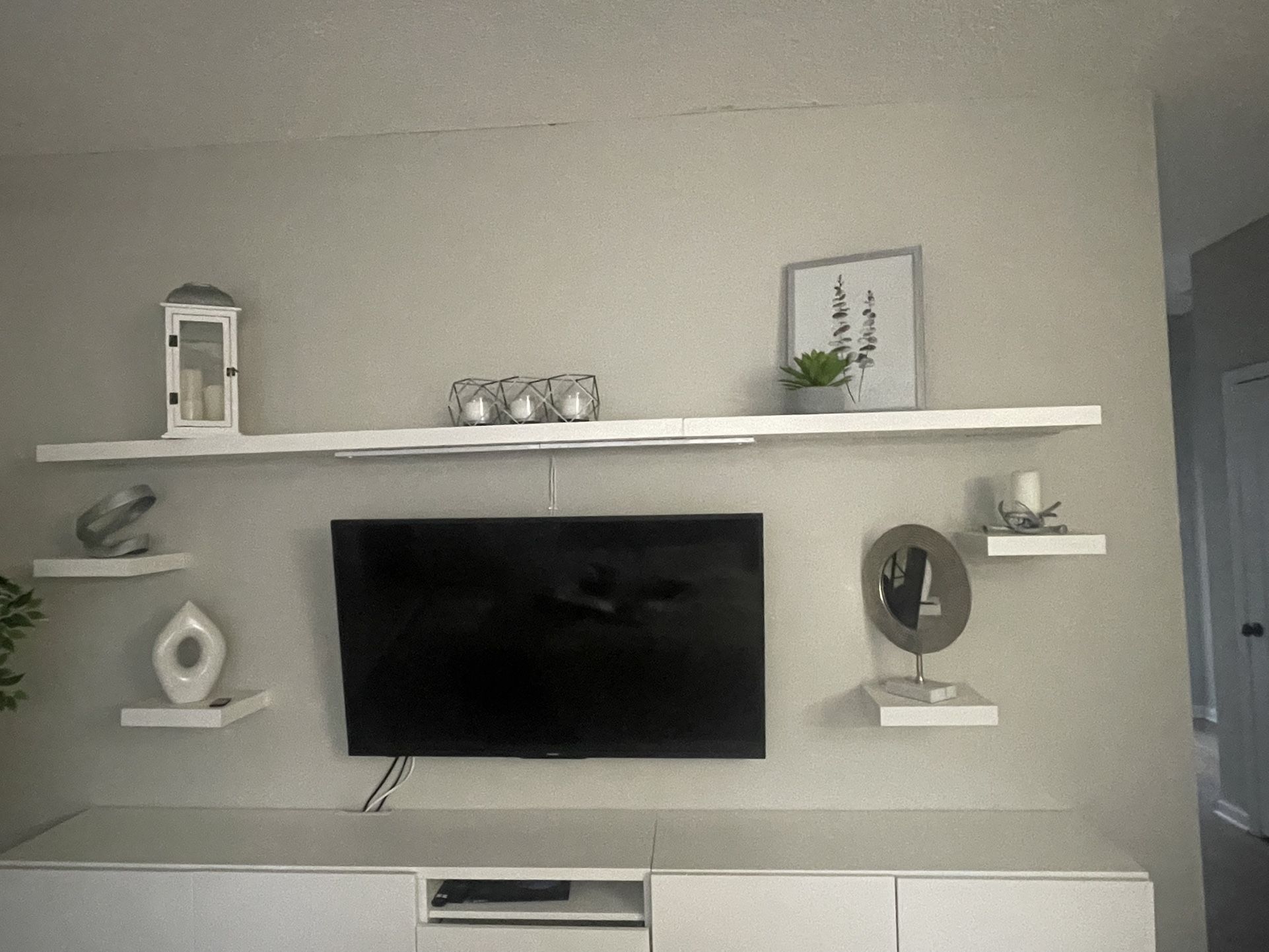 Flat Screen Smart TV