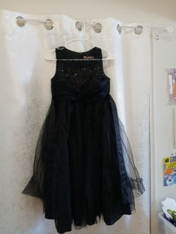 First come first pick up!
Unbelievable offer!!!!!!!!
Look all the pictures!!!!!
All for Only 40 dollars (all paid 220 dollars).
Amazing New Dress size