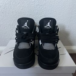 Jordan 4s
