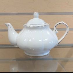 Porcelain Teapot - $24.99 ( NEW ) white & gold