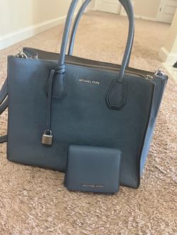 Micheal Kors purse and wallet