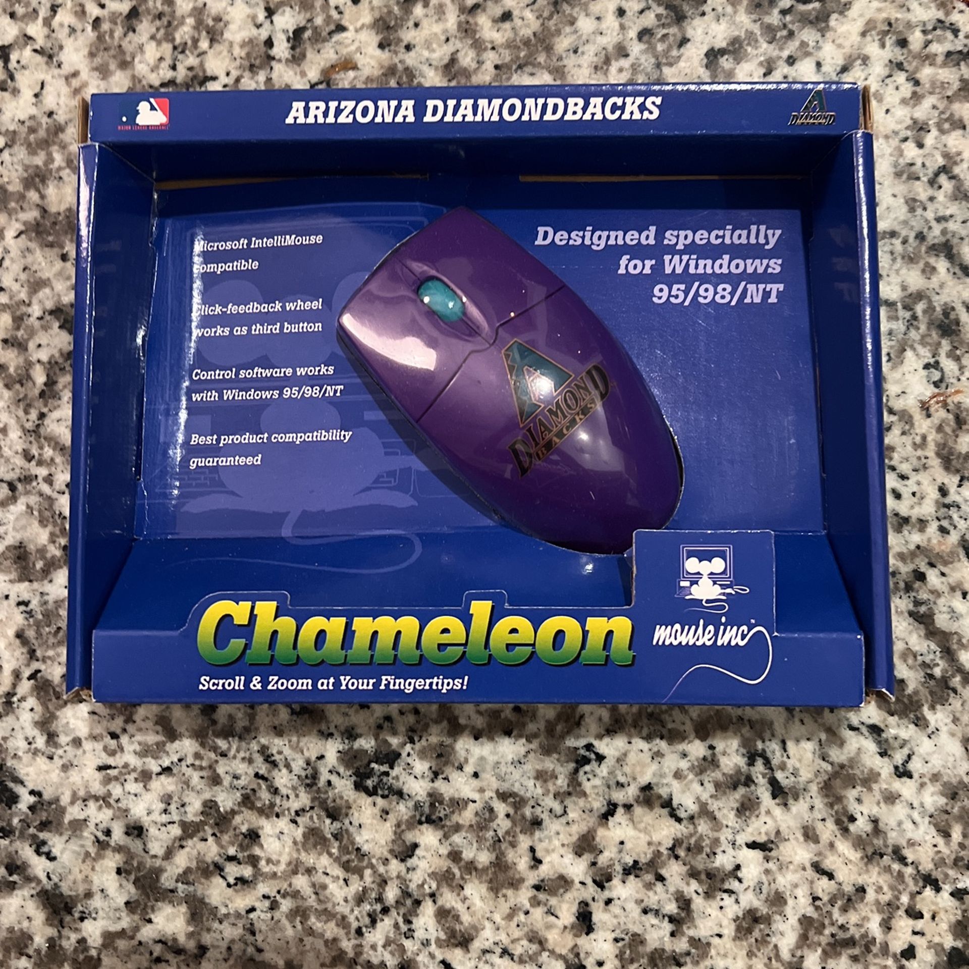Retro Diamond backs mouse