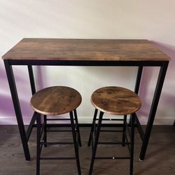 NEW Table/Desk w Stools