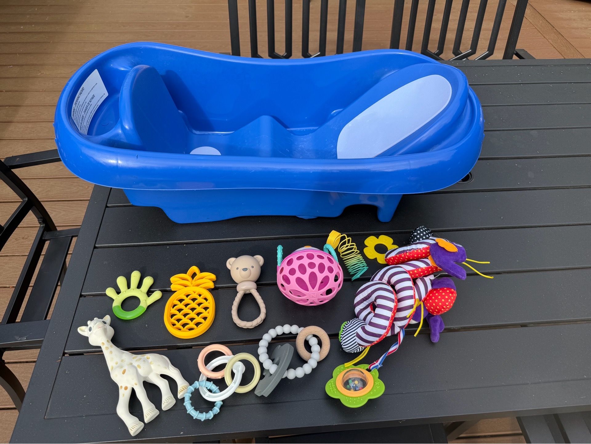 Baby bath tub and baby toys