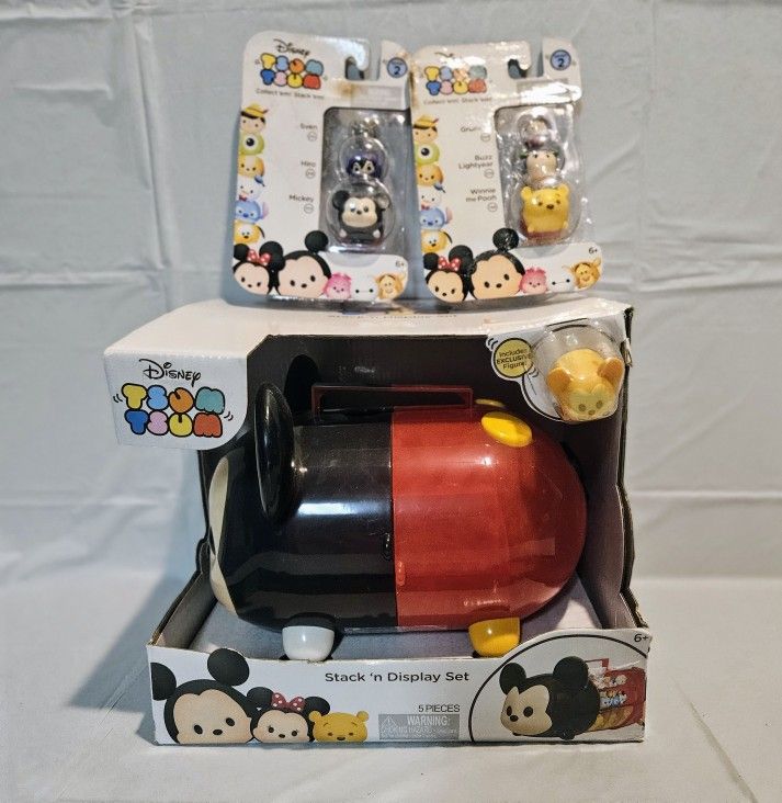 *NIP* Disney "Tsum Tsum" Mickey Mouse Case w/2 New Packs of Tsum Tsums!