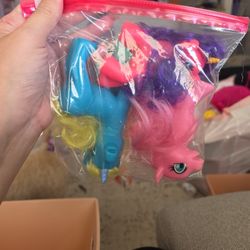 3 My Little Pony. 