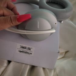 Bose Noise Canceled  Headphones New No Box